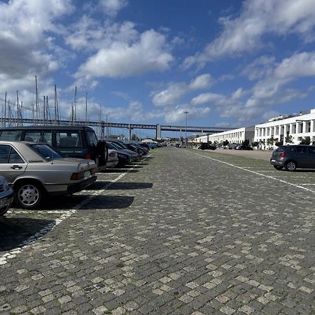 Lisbon Cosy Boat Hotel Eksteriør billede